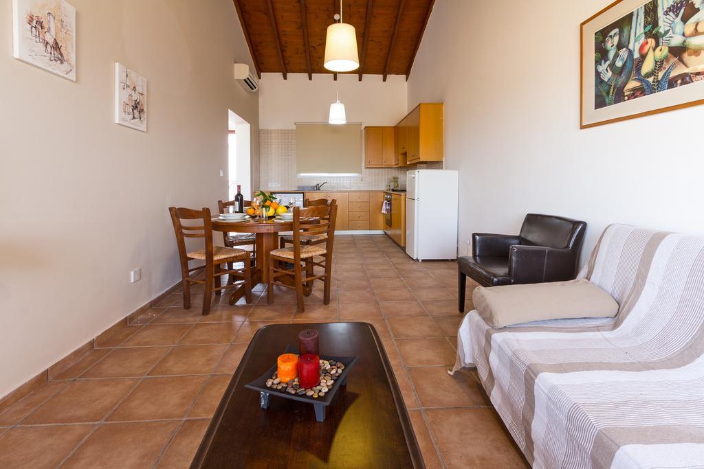 Polis G&E Beach Apartments المظهر الخارجي الصورة